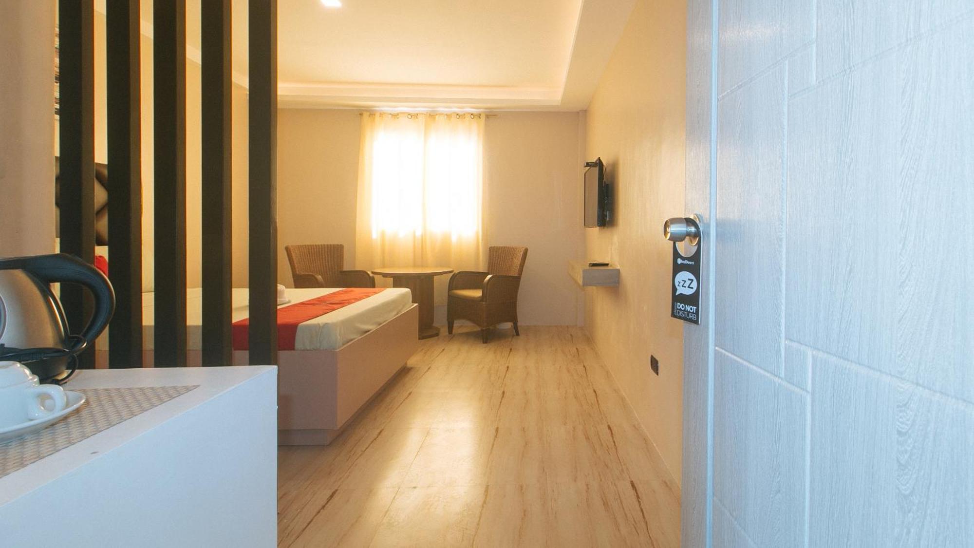 Reddoorz Plus At Seventy Five Inn Near Manila Airport Paranaque City Εξωτερικό φωτογραφία