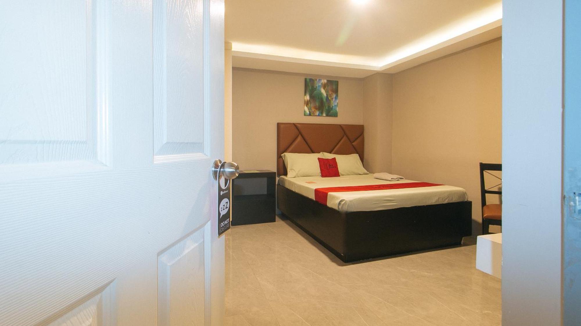 Reddoorz Plus At Seventy Five Inn Near Manila Airport Paranaque City Εξωτερικό φωτογραφία