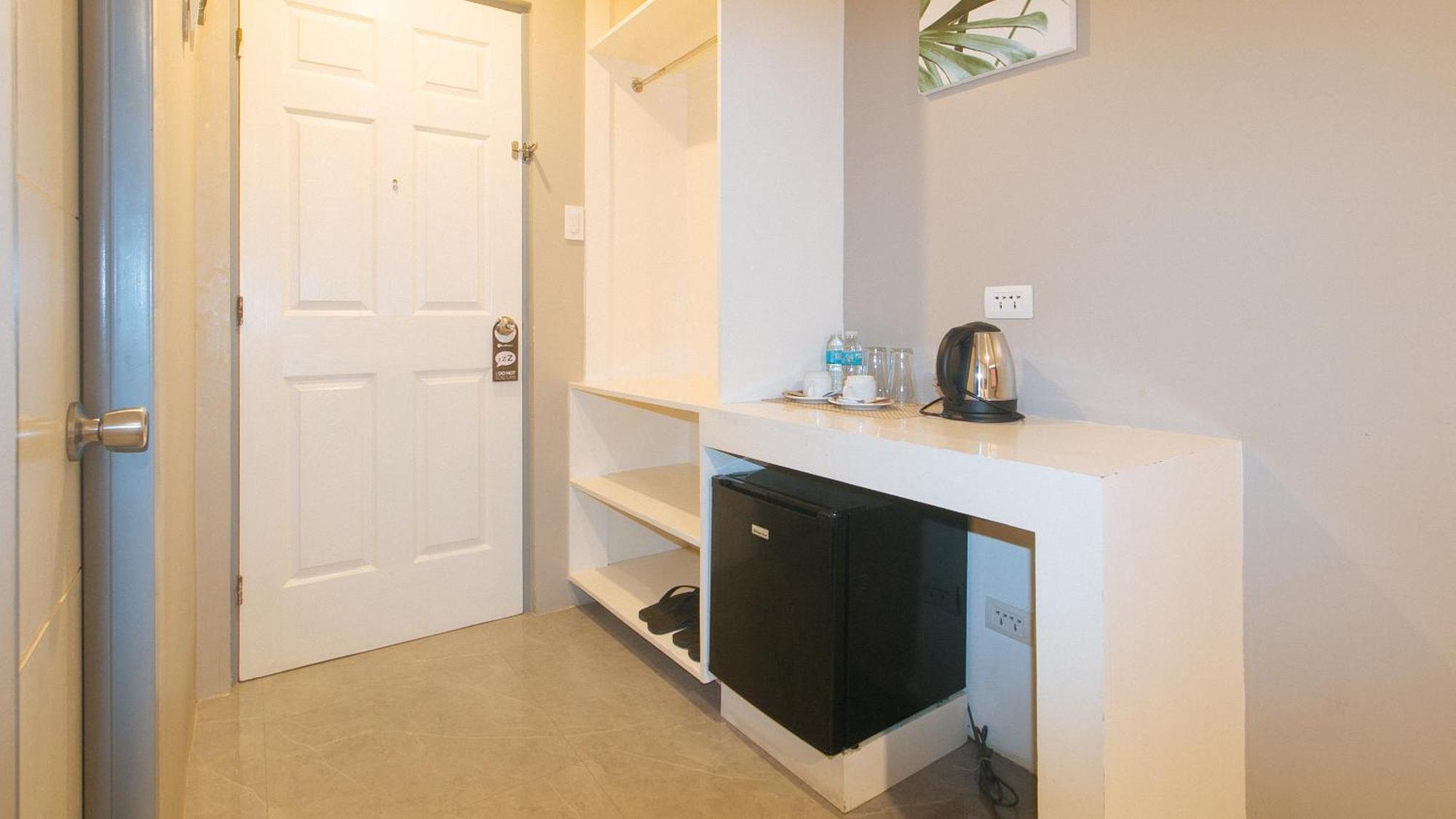 Reddoorz Plus At Seventy Five Inn Near Manila Airport Paranaque City Εξωτερικό φωτογραφία