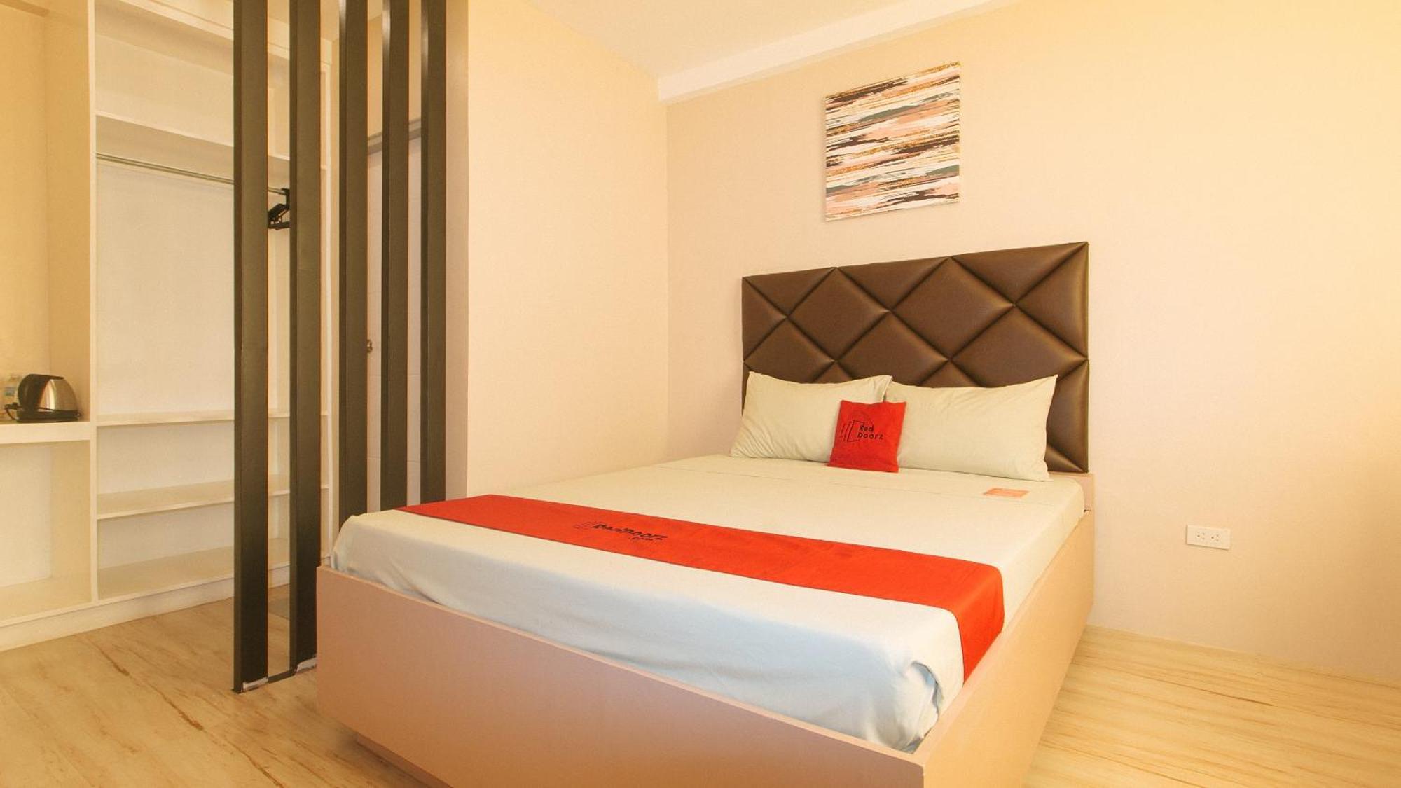 Reddoorz Plus At Seventy Five Inn Near Manila Airport Paranaque City Εξωτερικό φωτογραφία