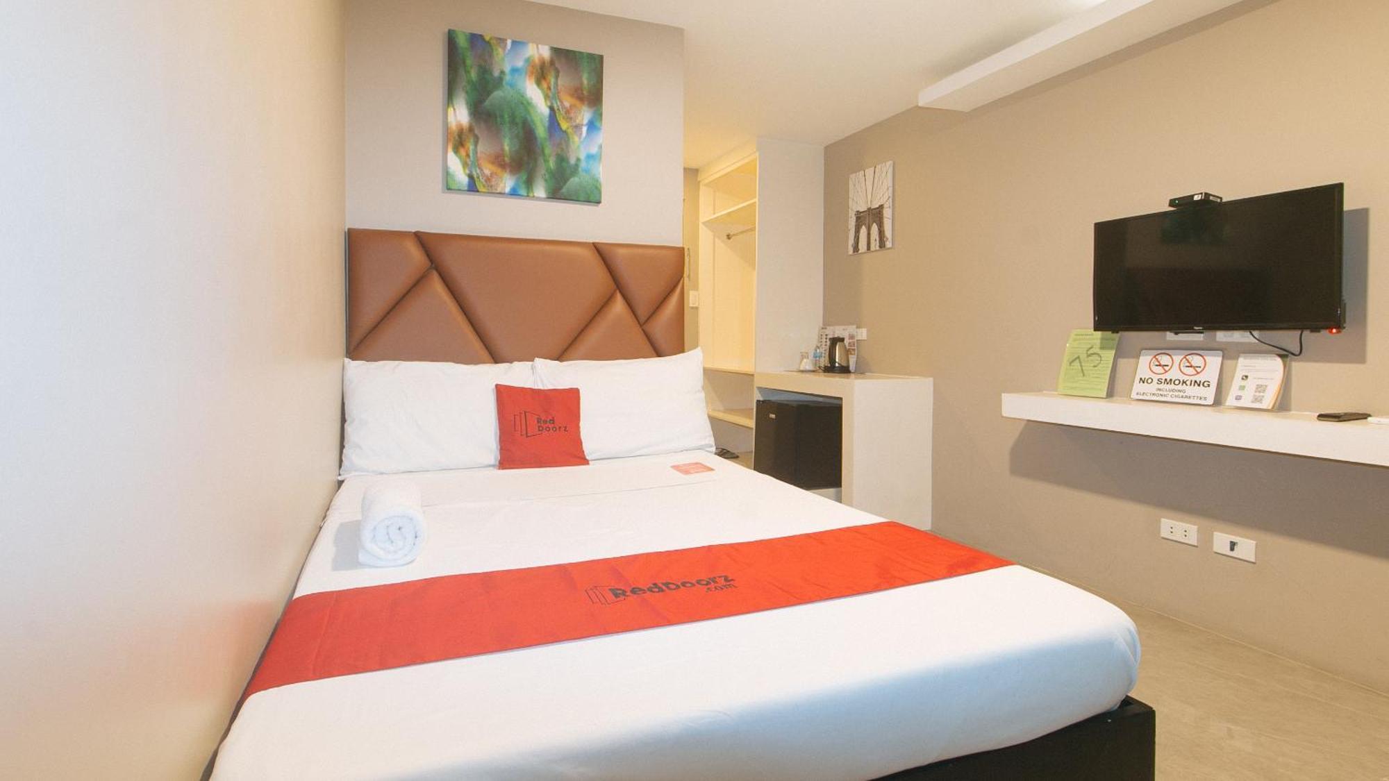 Reddoorz Plus At Seventy Five Inn Near Manila Airport Paranaque City Εξωτερικό φωτογραφία