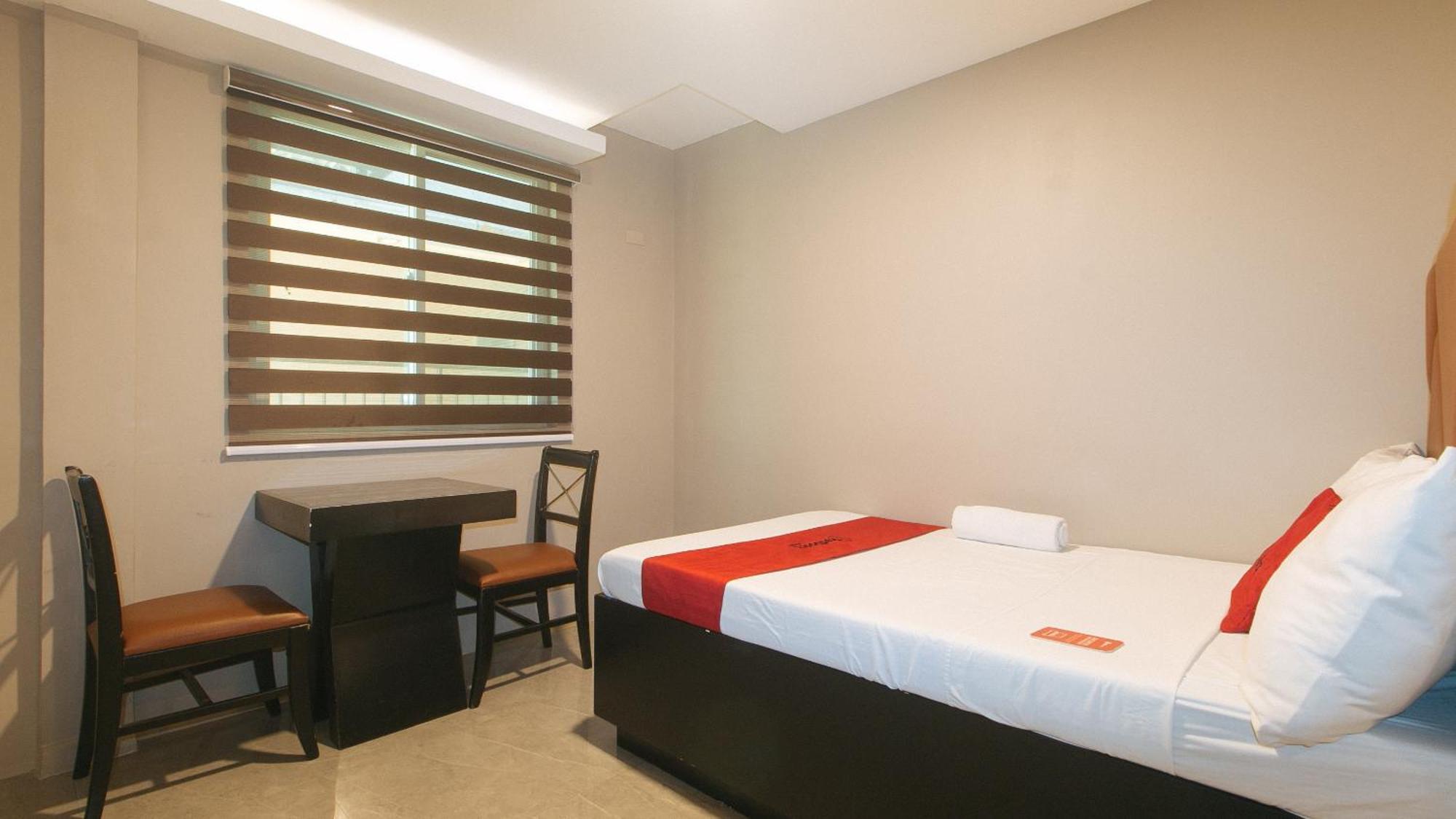 Reddoorz Plus At Seventy Five Inn Near Manila Airport Paranaque City Εξωτερικό φωτογραφία