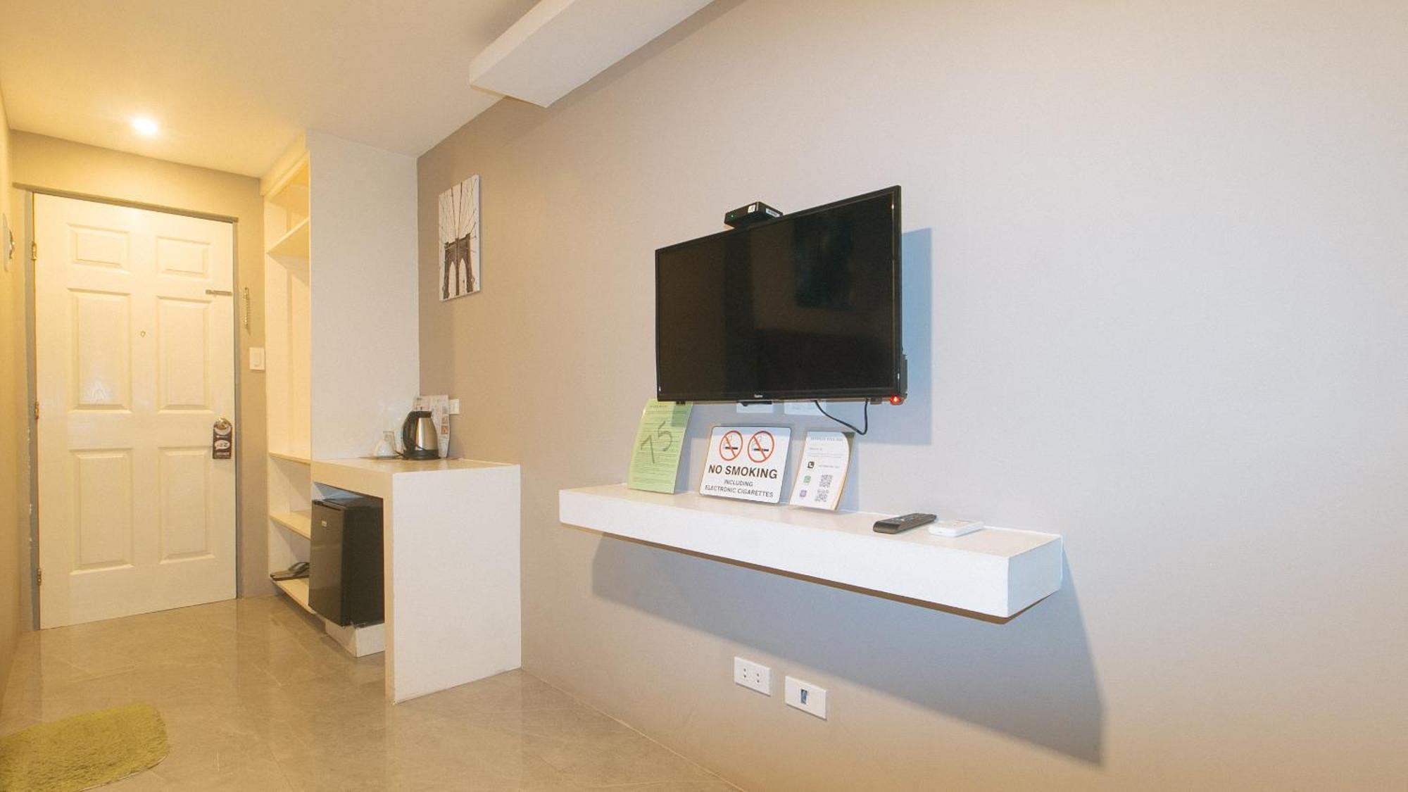 Reddoorz Plus At Seventy Five Inn Near Manila Airport Paranaque City Εξωτερικό φωτογραφία